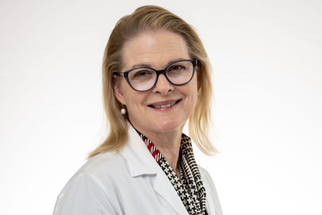 Dr. Lisa Knapp